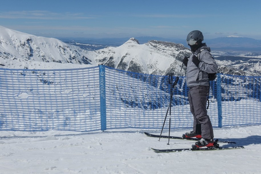 Narciarz w okolicy Kasprowego Wierchu /Józef Niedziałek /PAP