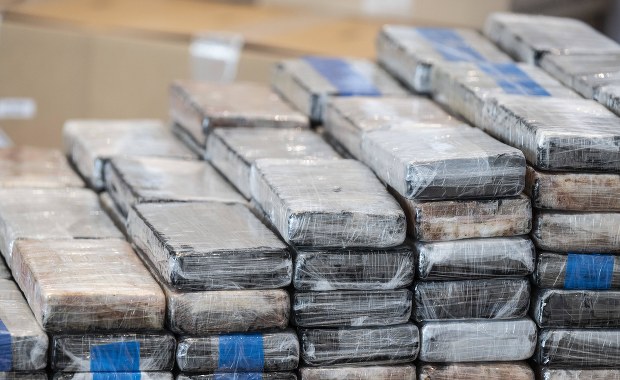 Narkotyki i gigantyczne pieniądze. Cztery osoby oskarżone 