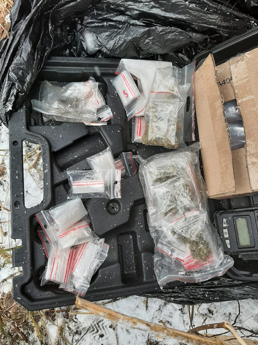 Narkotyki znalezione w budzie /Policja