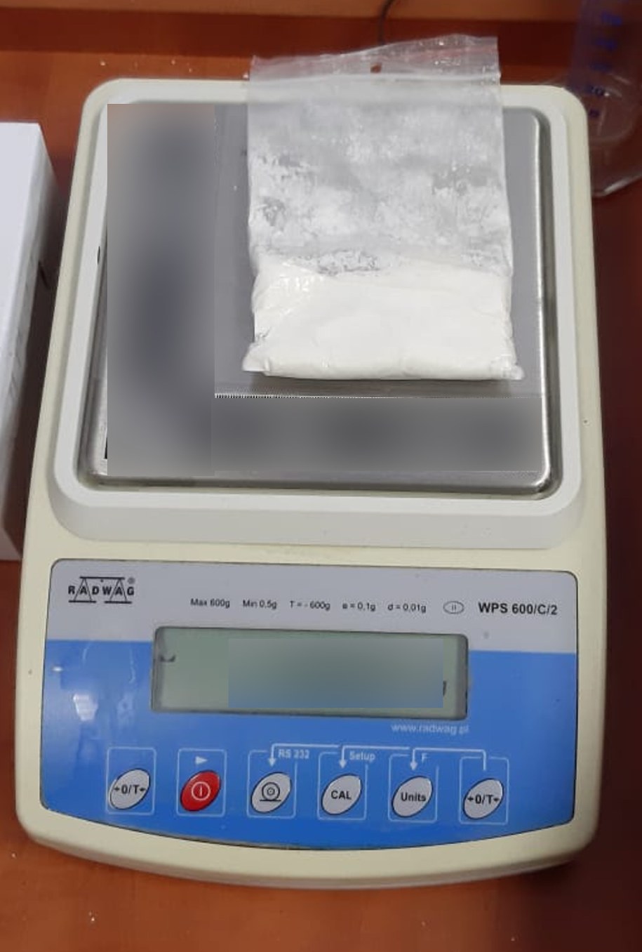 Narkotyki znaleziono w aucie /Policja