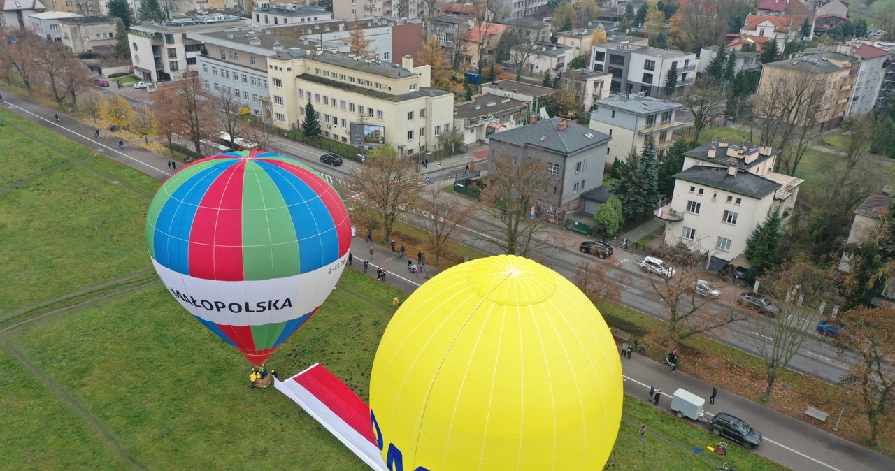 Narodowe Święto Niepodległości. Nad Błoniami przeleciały balony z biało-czerwoną flagą