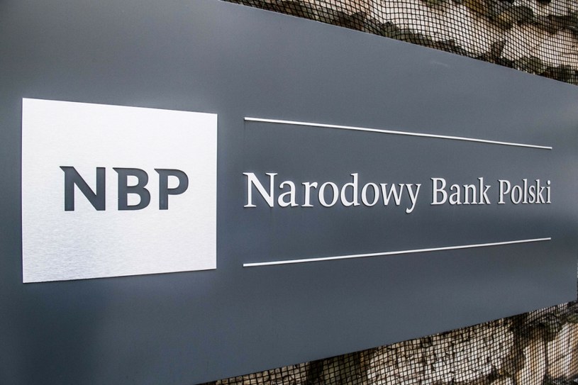 Narodowy Bank Polski chce na poziomie ustawy zagwarantować obowiązek akceptowania płatności gotówkowych przez podmioty prowadzące działalność gospodarczą w Polsce / Jacek Domiński /Reporter