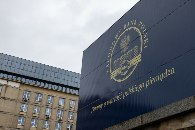 Narodowy Bank Polski oszacował koszty związane z negatywnym wyrokiem TSUE w sprawie frankowiczów /Andrzej Iwańczuk /Reporter