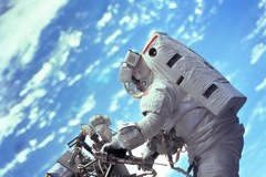 NASA chwali się zdjęciami po triumfie "Grawitacji"