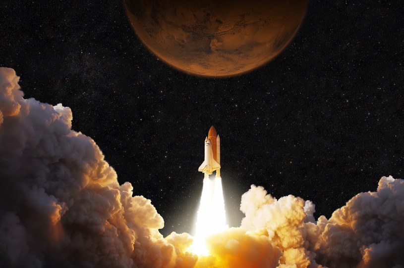 NASA opracowuje nowy silnik jądrowy, który ma skrócić podróż na Marsa do zaledwie 45 dni /123RF/PICSEL