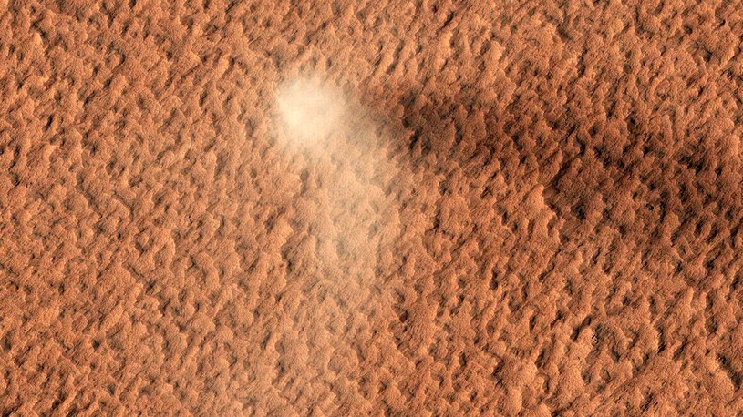 NASA uwieczniła diabełki pyłowe na Marsie. To zjawisko wygląda niesamowicie /Geekweek