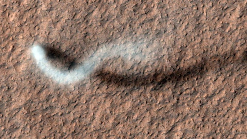 NASA uwieczniła pierwsze diabełki pyłowe na Marsie obok łazika Perseverance [FILM] /Geekweek
