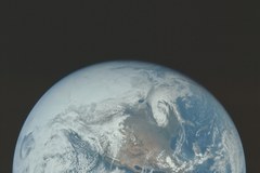 NASA wrzuciła do sieci tysiące zdjęć z misji Apollo