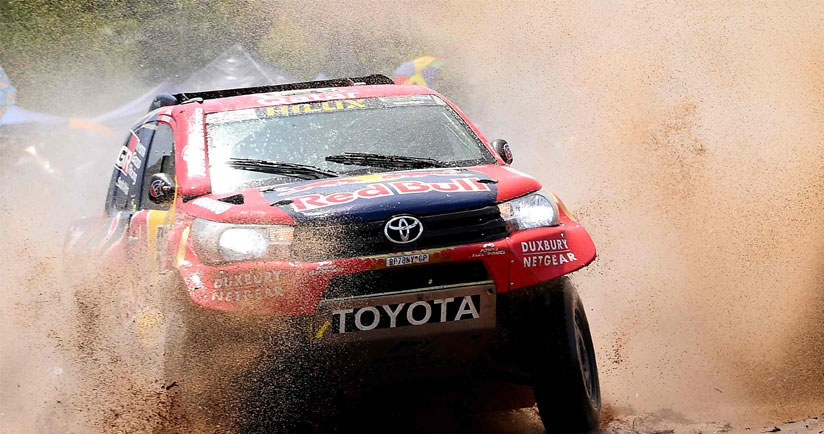 Nasser Al-Attiyah i jego toyota /AFP