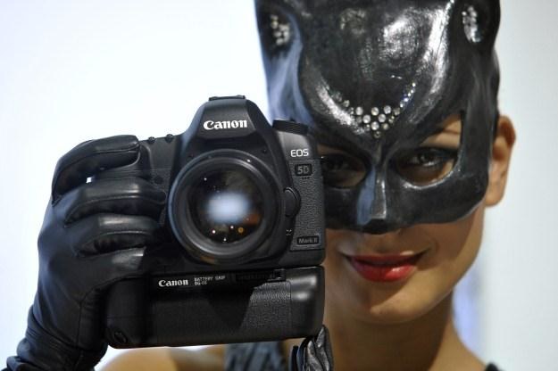Następca Canona 5D Mark II może pojawić się już w marcu /AFP