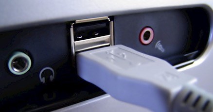 Następca standardu USB 3.0 ma oferować transfer o szybkości 16 Gb/s  Fot. Pam Roth /stock.xchng
