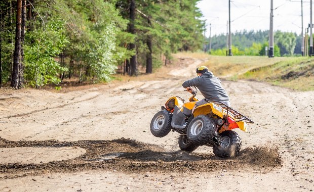 Nastolatek staranował quadem trzylatkę. Wystarczył moment nieuwagi