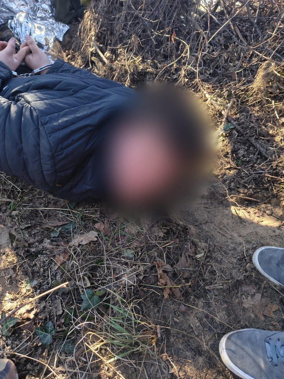 Nastolatek ukrywał się w zaroślach /Opolska Policja /