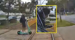 Nastolatek ze słuchawkami w uszach wjechał pod tramwaj. Wideo ku przestrodze