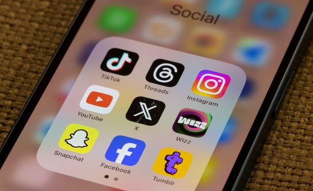 Nastolatka kontra giganci technologiczni. Ruszył proces przeciwko Meta i YouTube