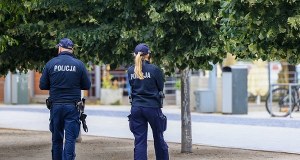 Nastolatka zaczepiona przez osoby z białego busa. "Niepokojący incydent"