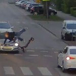 Nastolatki jechały na jednej hulajnodze, uderzyły w samochód. Wszystko nagrały kamery