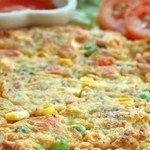 Nasyci na długo, idealny na śniadanie. Szybki przepis na omlet z warzywami