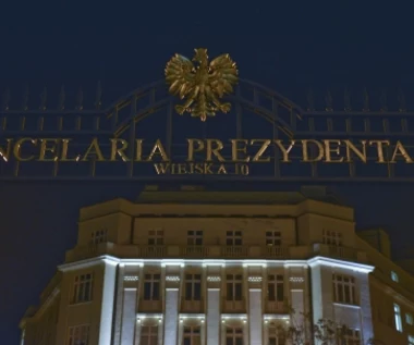 "Nasz Dziennik": Prezydent odbierze ordery z czasów PRL