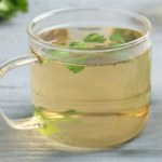 Nasze babcie piły ją na wzdęcie i anemię. Zapomniany napar, który przyspiesza metabolizm