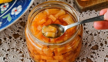 Nasze babcie używały zamiast cytryny. Ma dużo więcej witaminy C i jest łagodny dla żołądka