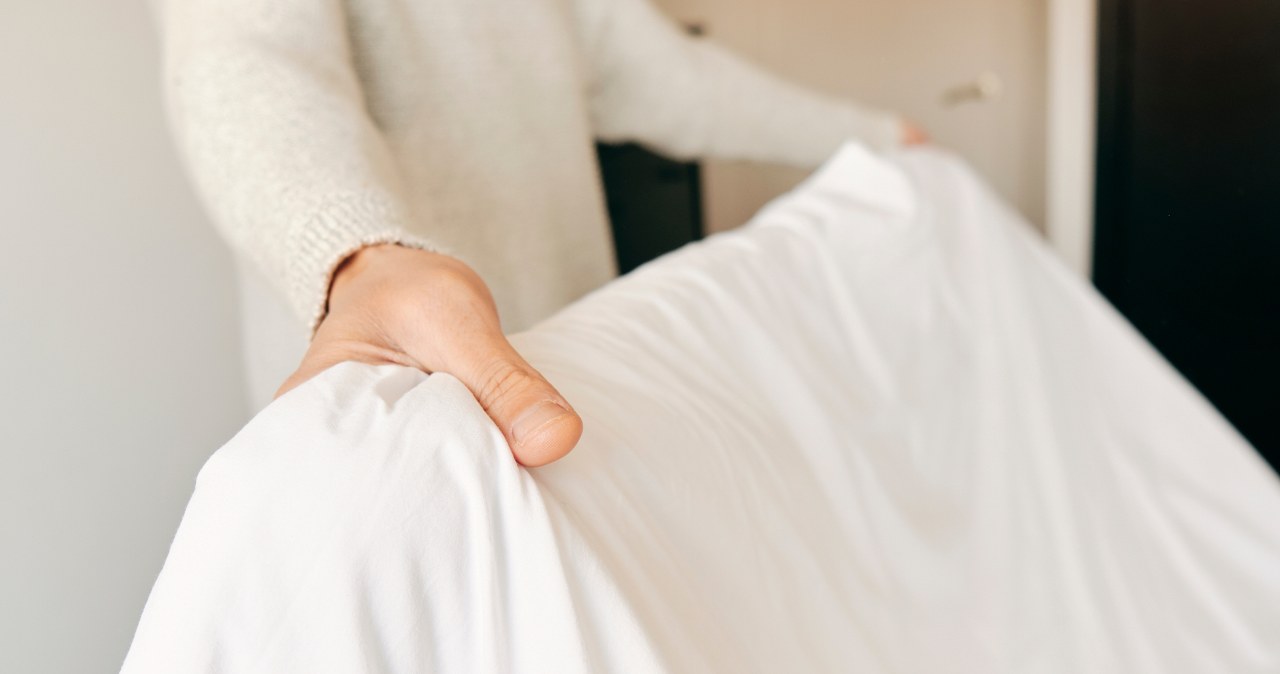 Nasze prababki regularnie wkładały liście dębu pod materac lub prześcieradło. Miały ku temu ważny powód /Pixel