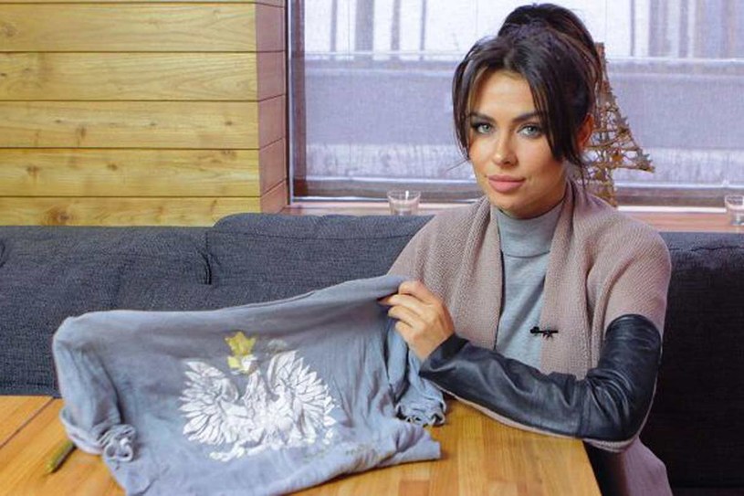 Natalia Siwiec podarowała koszulkę, w której wystąpiła na EURO /Styl.pl/materiały prasowe