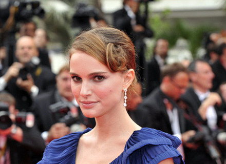 Natalie Portman będzie taplać się kałużach krwi? /AFP