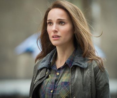 Natalie Portman w scenie z filmu "Thor: Mroczny świat"