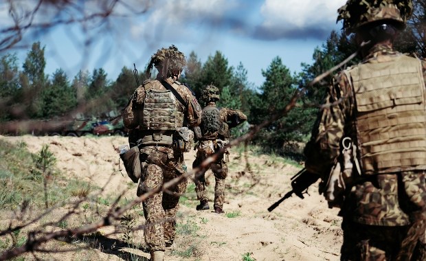 NATO przygotowuje się do pilnej obrony państw bałtyckich po decyzji Putina