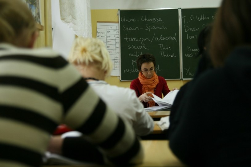 Nauczyciel pracuje za jedną czwartą tego, co kolega w Niemczech /Reporter