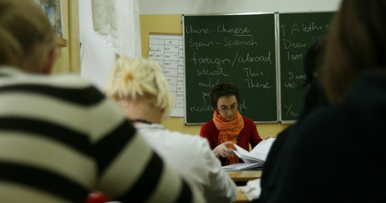 Nauczyciel pracuje za jedną czwartą tego, co kolega w Niemczech /Reporter