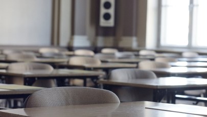 Nauczyciel uderzył w twarz niepełnoletniego ucznia