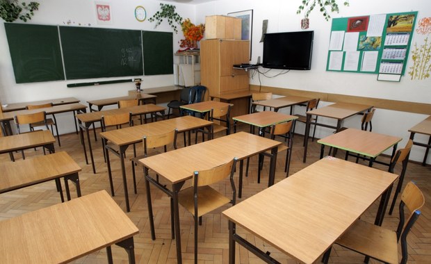 Nauczyciele alarmują: Po likwidacji gimnazjów będziemy mniej zarabiać
