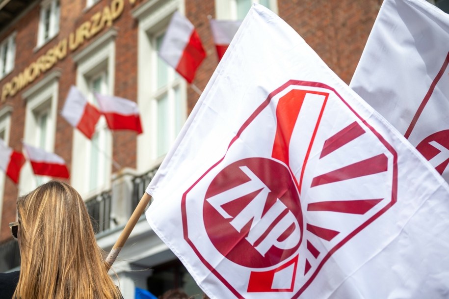 Nauczyciele będą strajkować? /Piotr Hukało /East News