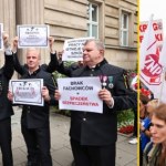 Nauczyciele mają dość. "Koniec z biedą i pracą na kilka etatów!"