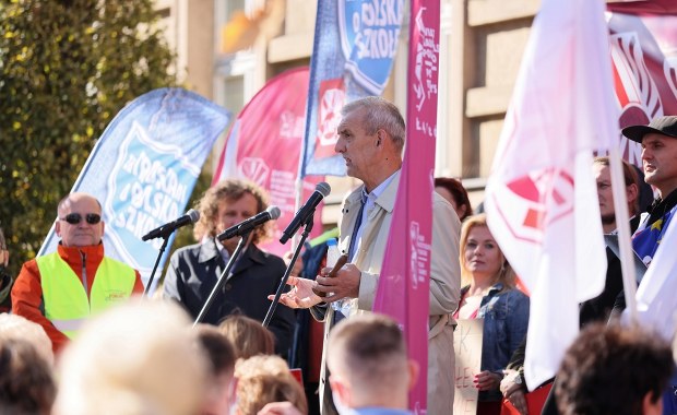 Nauczyciele mają dość pustych obietnic. Rok szkolny rozpoczną od manifestacji