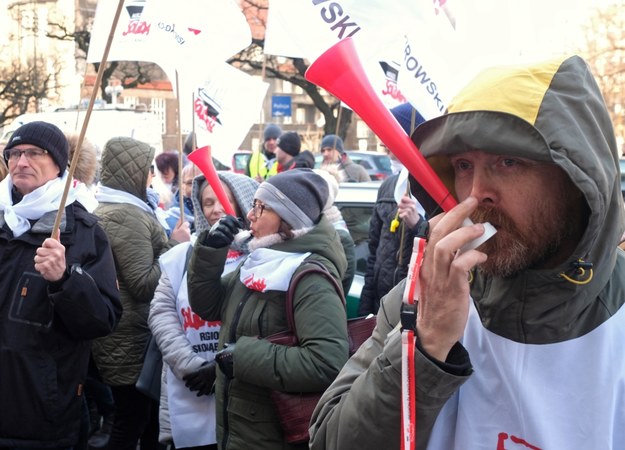 Nauczyciele protestują nie tylko w Krakowie, ale równnież w Katowicach / 	Andrzej Grygiel    /PAP
