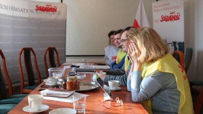 Nauczyciele z "Solidarności" kontynuują okupację kuratorium w Krakowie