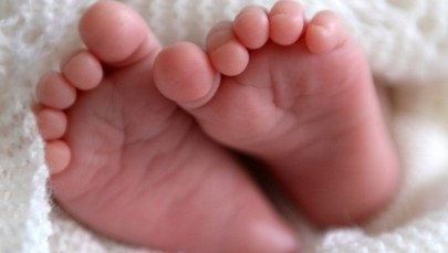 Nauczycielka urodziła dziecko w szkole, a następnie ukryła je w torbie