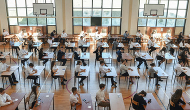 Nauczycielka z koronawirusem. Egzamin ósmoklasisty w Gielniowie odwołany