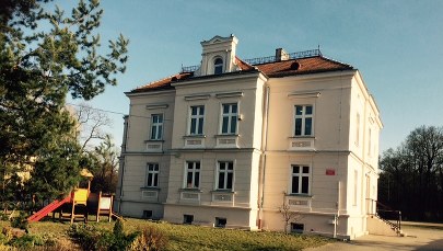 Nauczycielka zaklejała dzieciom usta. Dyrektorka: Taka skarga nie wpłynęła 