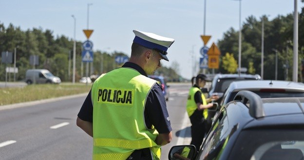 Nauka jazdy nie skończyła się dobrze /Piotr Jędzura /Reporter