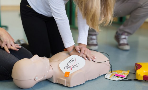 Nauka pierwszej pomocy w podstawówkach. Jest decyzja