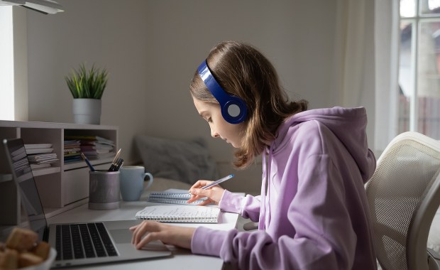 Nauka zdalna powróci? "Być może decyzję podejmiemy z dnia na dzień"