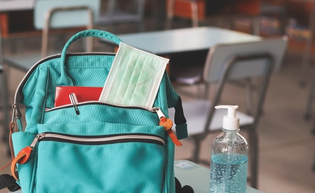 Nauka zdalna zostanie skrócona? "Realnie o tym myślimy"