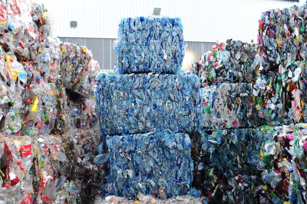 Naukowcy alarmują: Ludzie zjadają mnóstwo plastiku. I nawet o tym nie wiedzą / 	Marcin Bielecki    /PAP