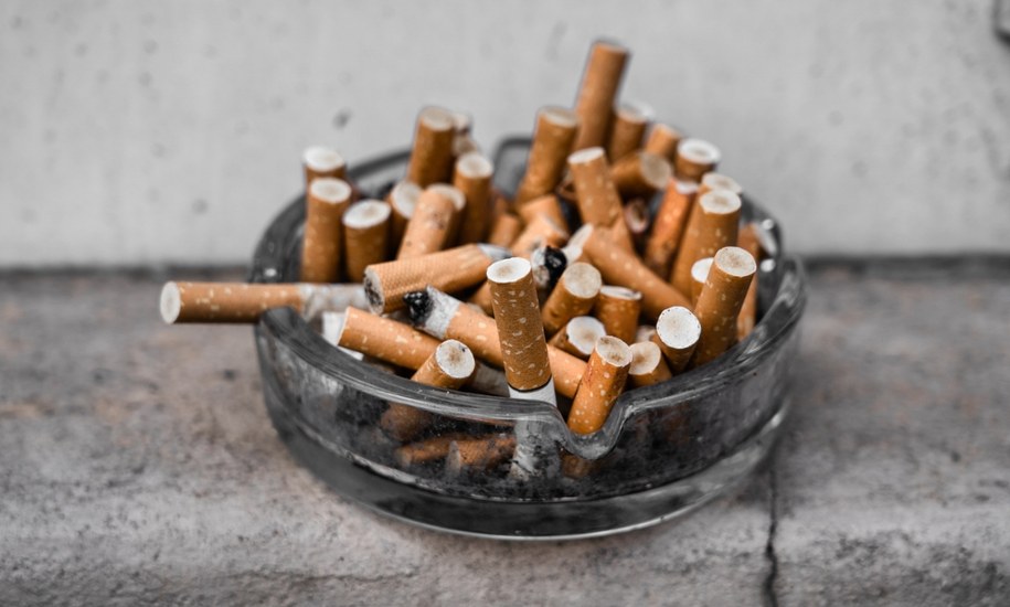 Nie uwierzysz, do czego można wykorzystać niedopałki papierosów