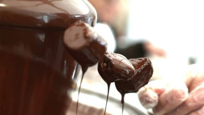 Naukowcy: Jedzenie czekolady rozjaśnia nam umysł