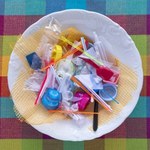 Naukowcy odkryli mikroplastik w ludzkich kościach. Czy jest szkodliwy?